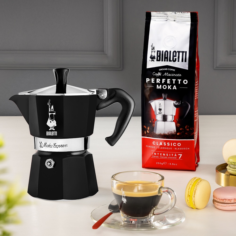 Bialetti Moka Express Caffettiera 3 Tazze Nera in Alluminio con Manico Anti Scottatura