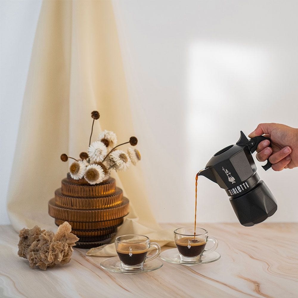 Bialetti Brikka Exclusive Nero 2 Tazze - Caffettiera in Alluminio con Sistema di Erogazione Brevettato