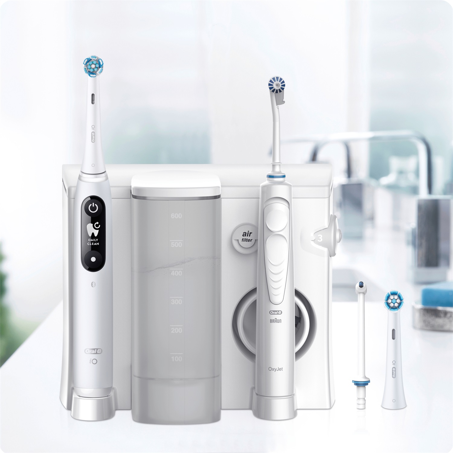 Oral-B iO6 Spazzolino Elettrico con Idropulsore Oxyjet, 2 Testine di Ricambio e Beccucci