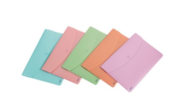 Favorit Buste con Bottone Pastel A4 in Polipropilene Opaco - Colori Assortiti: Celeste, Cipria, Smeraldo, Pesca, Glicine