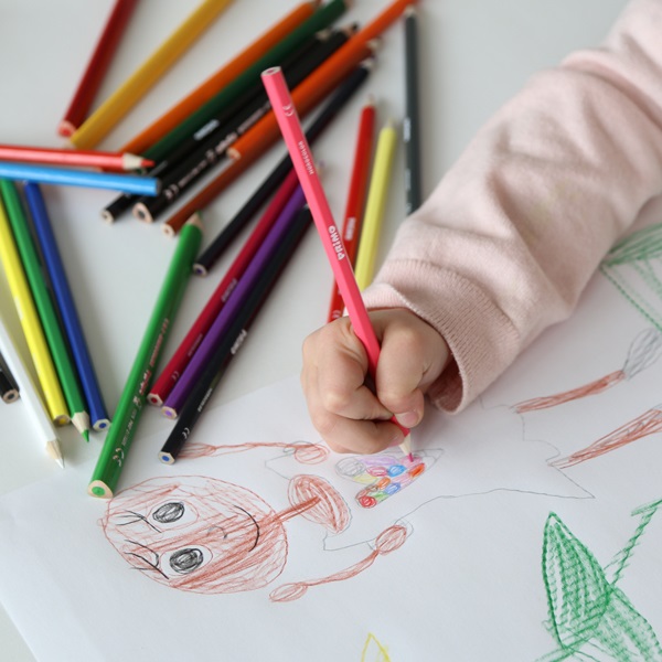 Primo 507MAT216 - Matite Colorate Esagonali Laccate, 216 Pezzi in Valigetta con 12 Colori Assortiti, Diametro Mina 2,9 mm