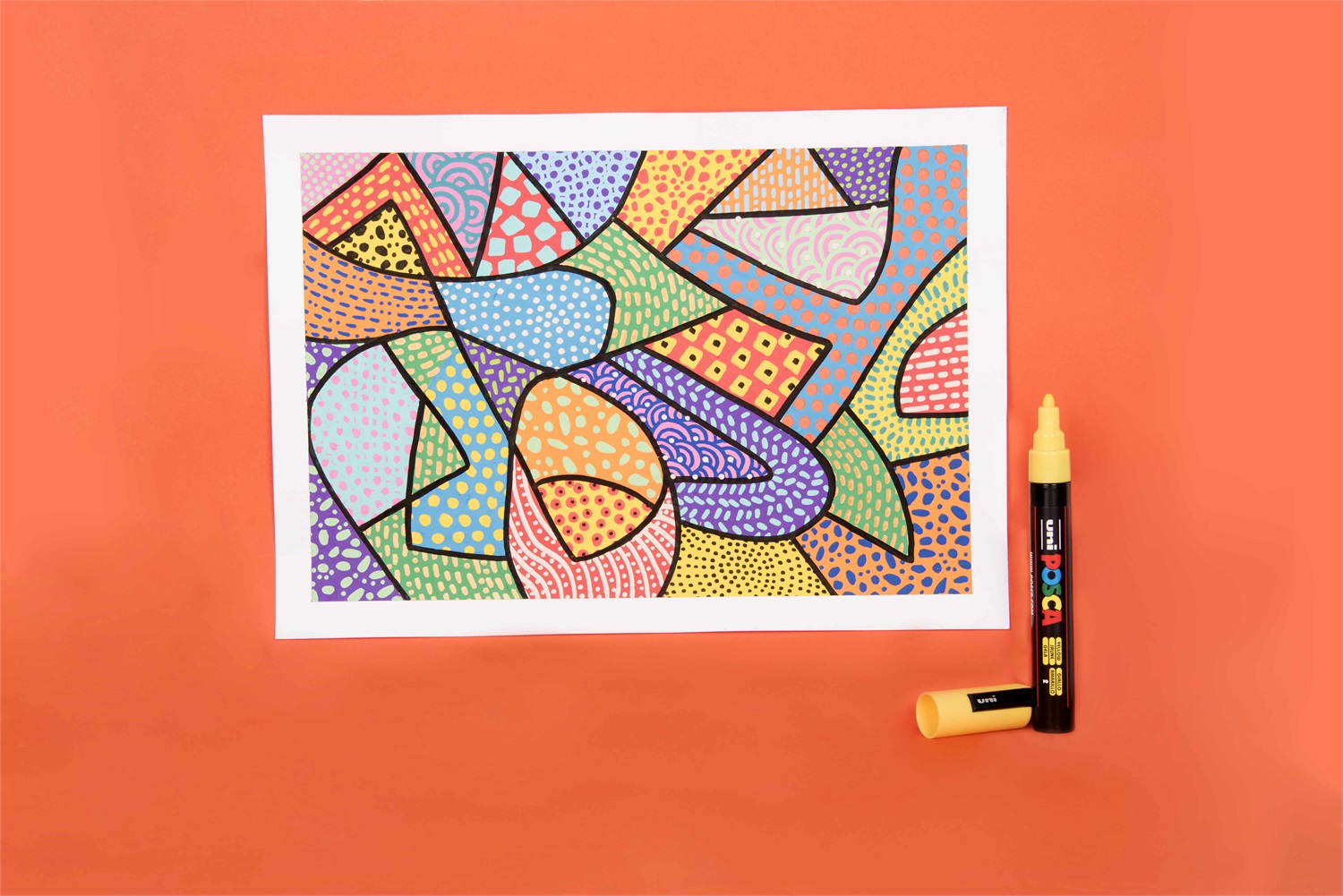 Uni Posca Marcatore a Tempera Punta Tonda 1,8-2,5 mm - Confezione da 8 Pezzi, Inchiostro Pigmentato a Base d'Acqua, Resistente alla Luce e all'Acqua