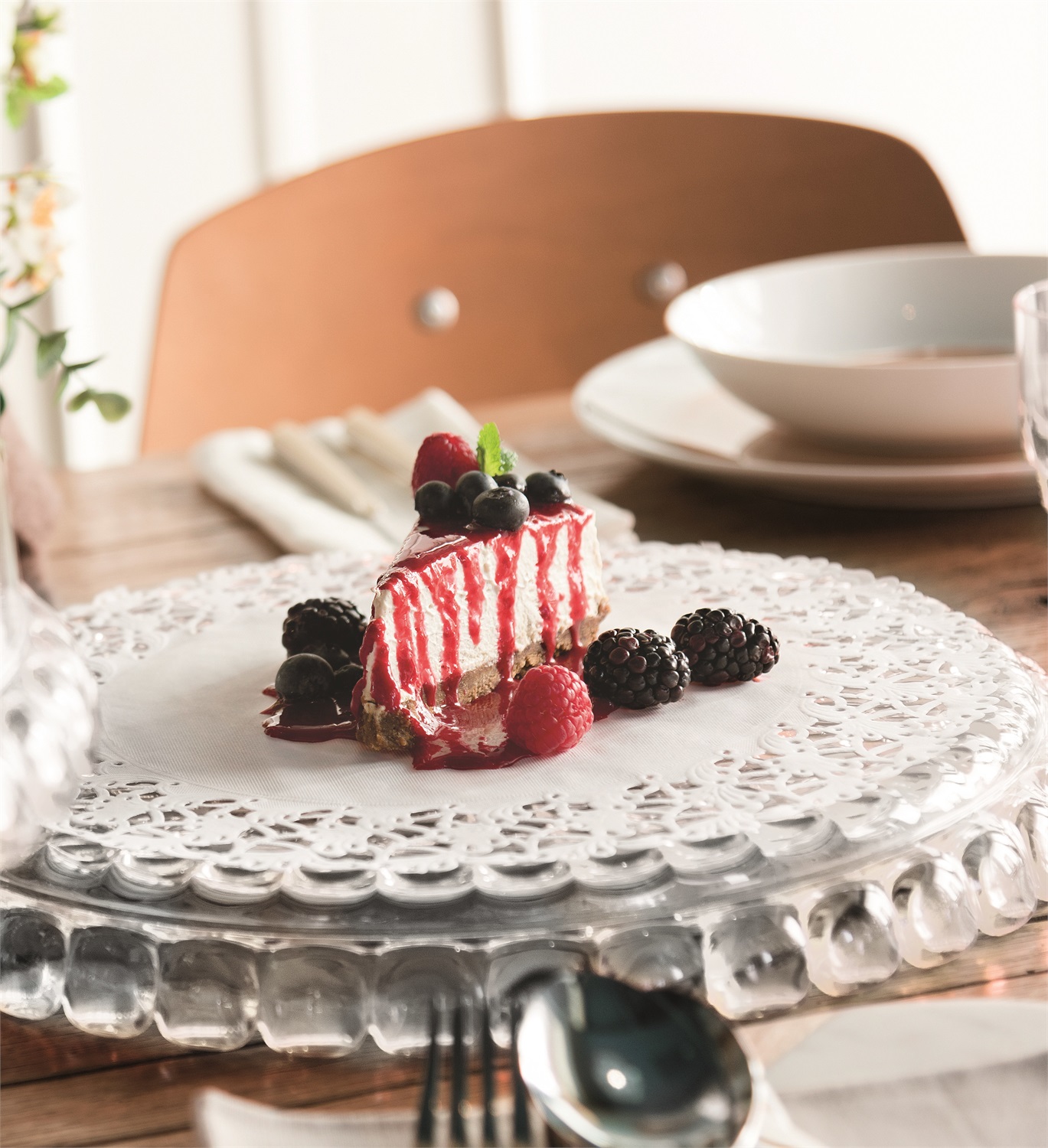 GUZZINI Set Tortiera Piccola Trasparente Tiffany 30cm - Elegante e Funzionale per Torte e Finger Food