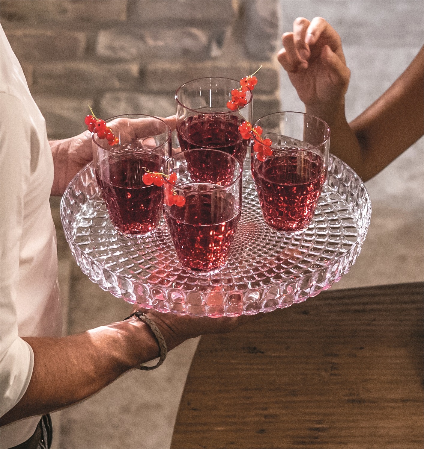 GUZZINI Set Tortiera Piccola Trasparente Tiffany 30cm - Elegante e Funzionale per Torte e Finger Food