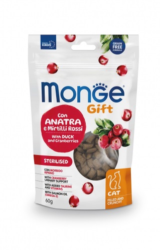 Monge Snack per Gatti Adulto Sterilizzati con Anatra e Mirtilli Rossi - 60 g, Alimento Complementare con Esterno Croccante e Ripieno Morbido
