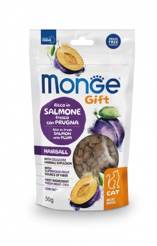 Monge Snack per Gatti Hairball 50 g - Ricco in Salmone Fresco e Prugna, Alimento Complementare per Gatti Adulti