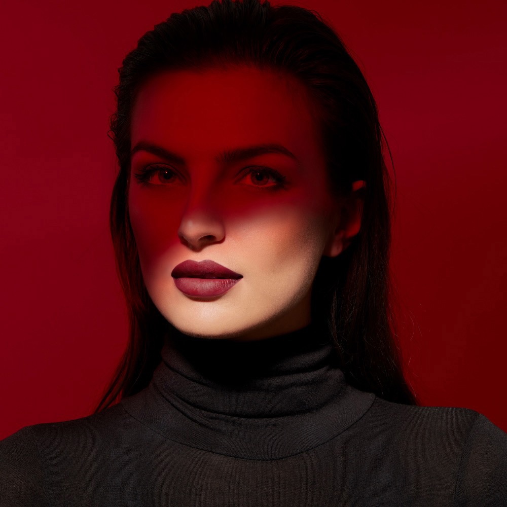 Deborah Milano Red Mat Rossetto Effetto Matte 5 Deep Red - Idratante e Rimpolpante con Collagene e Acido Ialuronico, 4.5 gr