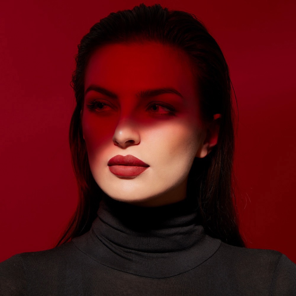 Deborah Milano Red Mat Rossetto N. 33 Timeless Red - Effetto Matte con Collagene e Acido Ialuronico, 4,3 gr