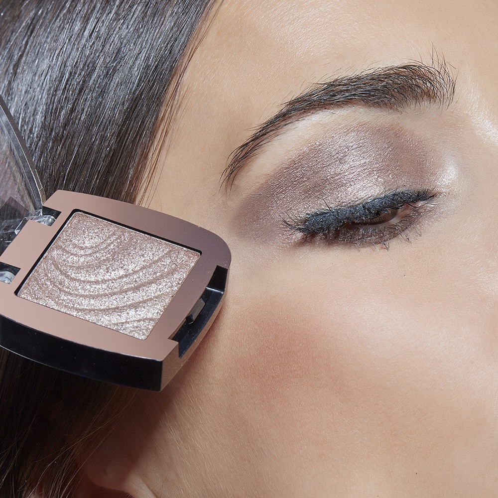 Deborah Milano Ombretto Color Lovers 04 Warm Taupe - Intenso e Superpigmentato, Texture Morbida e Sensoriale, Risultati Fino a 12 Ore