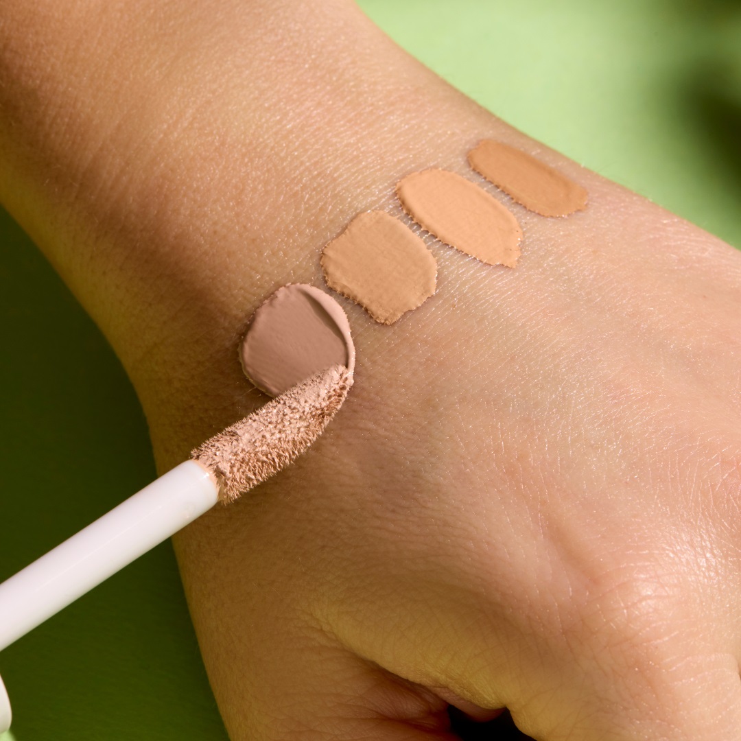 Deborah Milano Formula Pura Correttore Fluido Bio N.01 Fair 4.5ml - 0% Siliconi, Antirughe, Finish Luminoso, con Olio di Cetriolo Bio