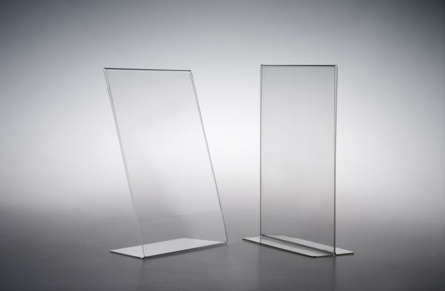 Tecnostyl Porta Avvisi A4 Orizzontale in PS Trasparente con Base a 'L'