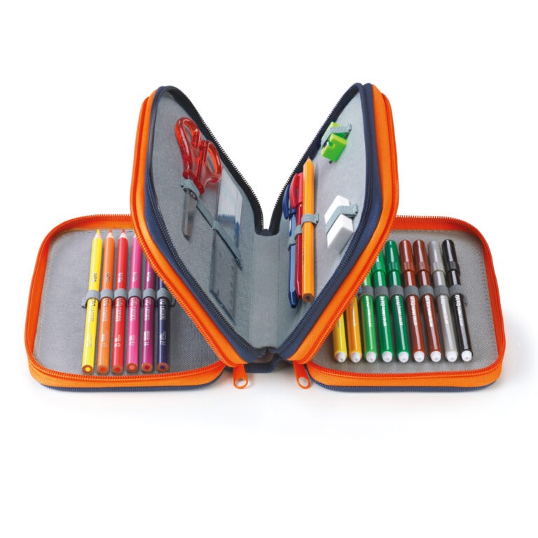 Favorit Astuccio 3 Zip Mimetic & Jeans - Contiene 12 Pastelli, 18 Pennarelli e Materiale Scolastico Assortito