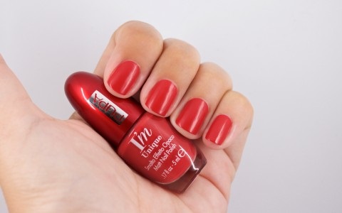 PUPA Milano I'M Unique Smalto Effetto Opaco 001 Irresistable Chili Red 5ml