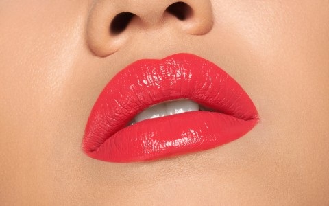 PUPA Milano Vamp! Rossetto 307 Coral Island 3.5g - Colore Estremo con Trattamento Volumizzante per Labbra Rimpolpate
