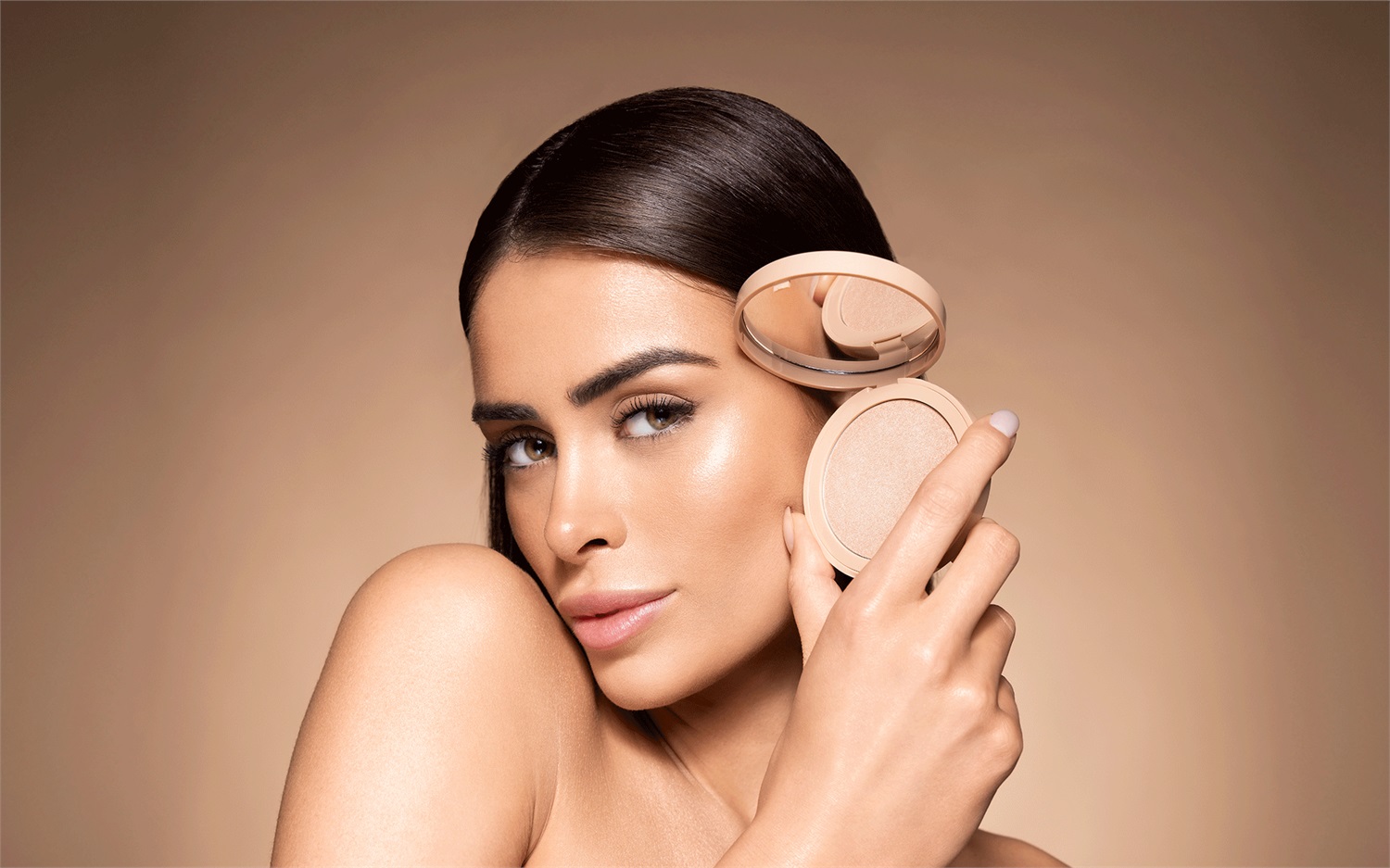 PUPA Milano Wonder Me Glow Illuminante Compatto Viso 101 - Rose Gold, 7,5 g, Texture Impalpabile e Zero Effetto Polvere