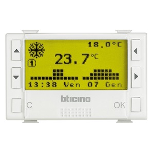BTicino AM5721 Cronotermostato Giornaliero/Settimanale per Riscaldamento e Condizionamento - Colore Bianco, Alimentazione 230V AC
