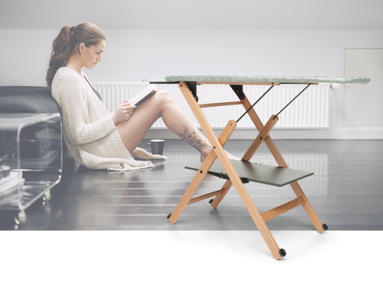 Foppapedretti Asse da Stiro Pieghevole 1020 x 490 mm con Rotelle, Regolabile in Altezza, Rivestimento in Cotone e Poliestere, Colore Noce