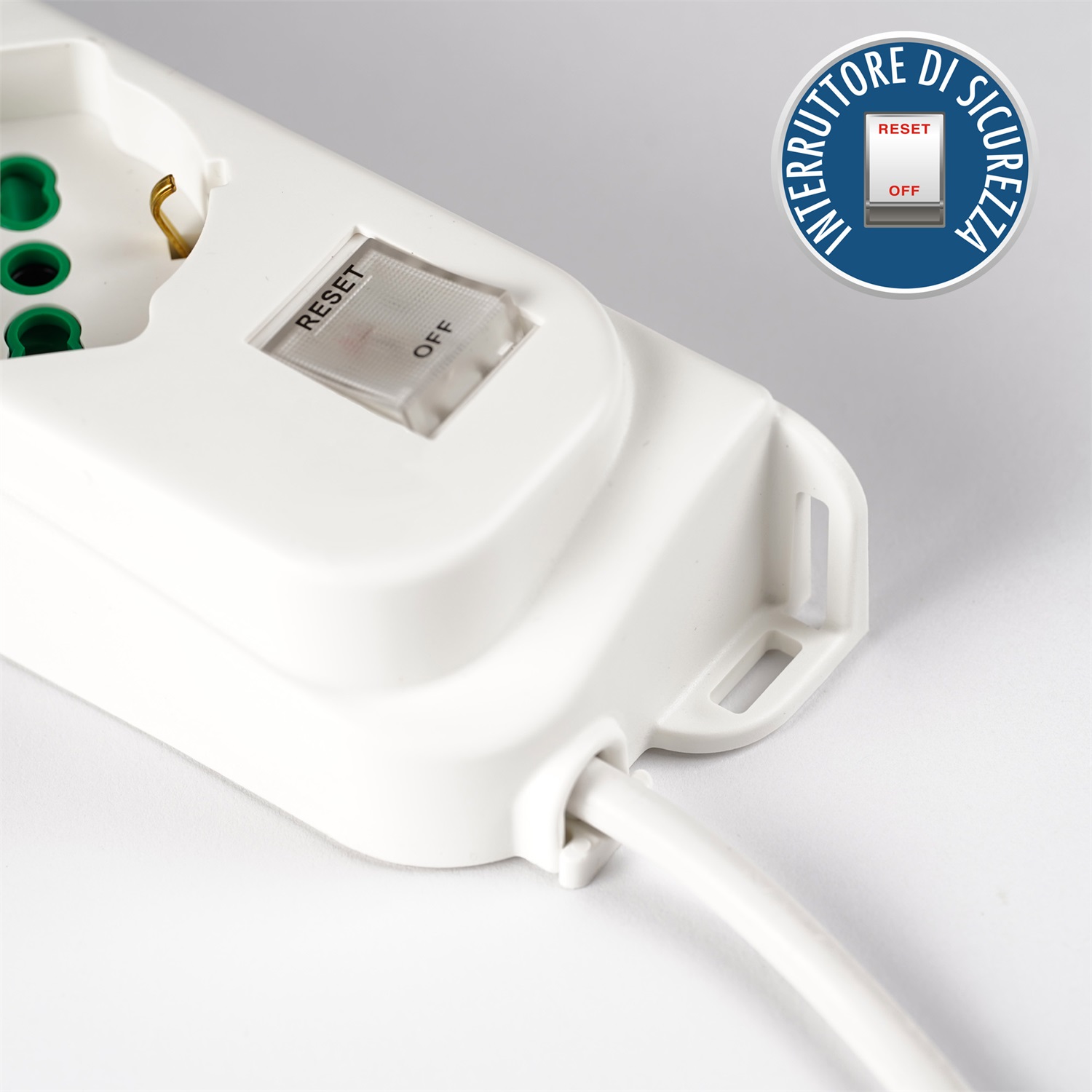 FANTON 474604 Multipresa OMEGA 3 Prese Bipasso/Schuko 2P T 16A Cavo 1,5 m con Spina Italiana 2P T 10A e Interruttore Automatico Luminoso