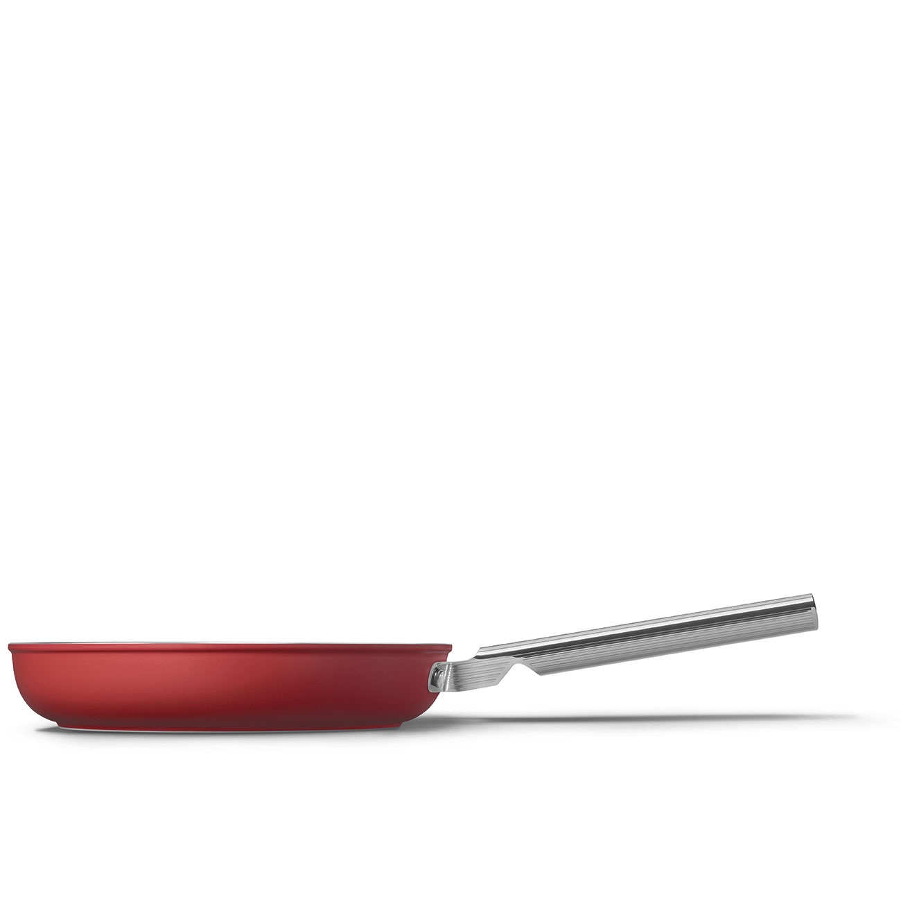 Smeg Padella Antiaderente CKFF2601RDM 26 cm Rosso, Manico Ergonomico in Acciaio Inossidabile, Capacità 2,3L, Fino a 250° in Forno