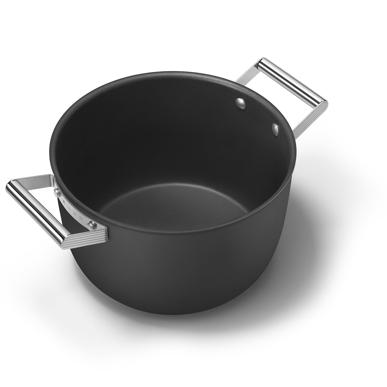 Smeg Casseruola Antiaderente CKFC2611BLM con Coperchio, Diametro 26 cm, Maniglie in Acciaio Inox, Capacità 7,7L, Nero