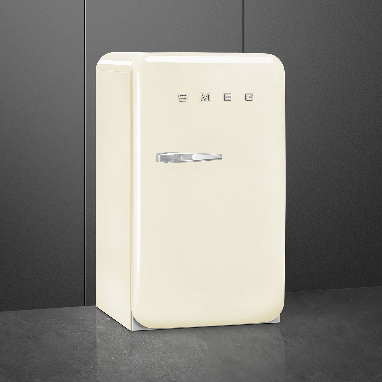 Smeg FAB10RCR6 Frigorifero Libera Installazione 122 L con Congelatore 17 L, Classe D, 35 dB, Design 50's Style Panna Lucido