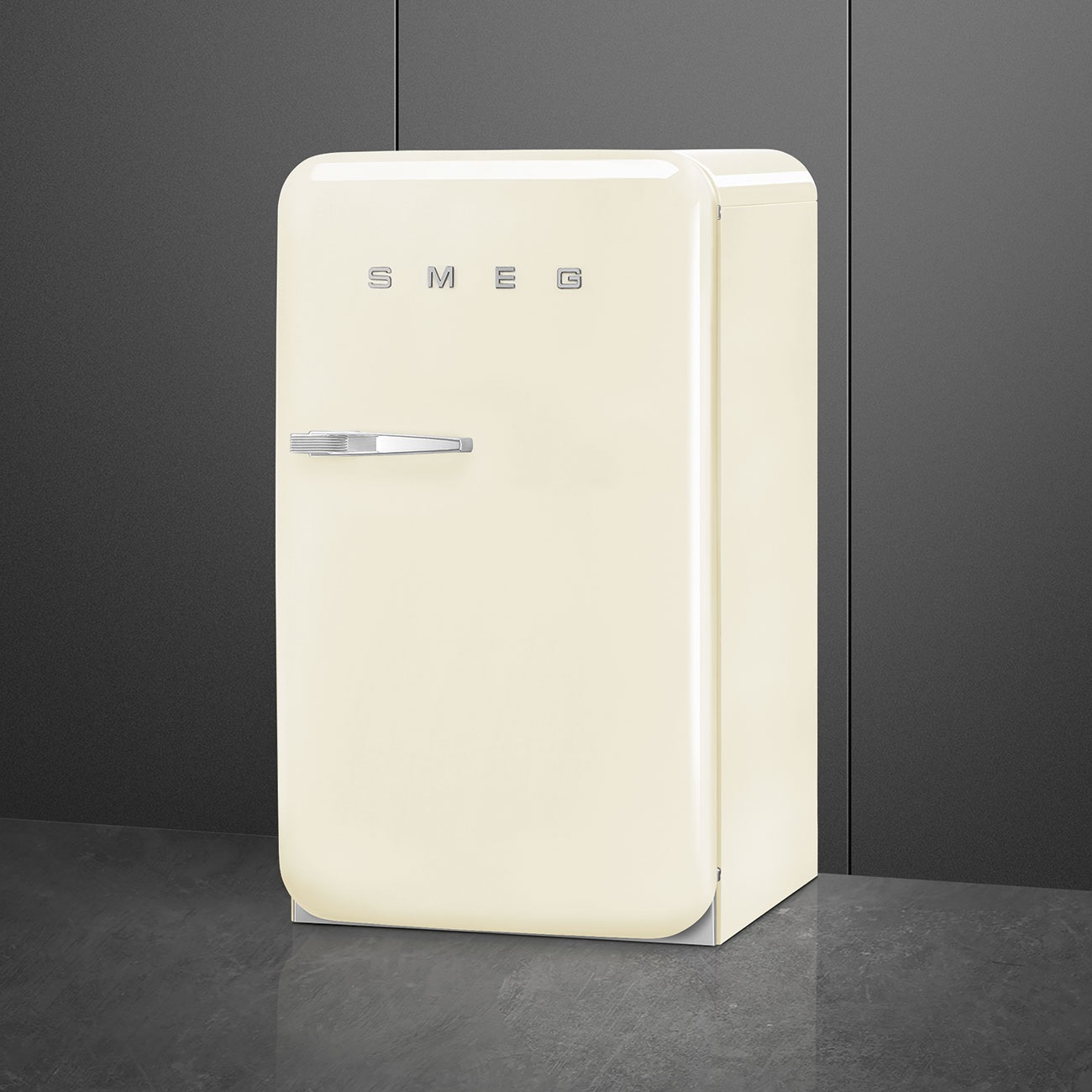 Smeg FAB10RCR6 Frigorifero Libera Installazione 122 L con Congelatore 17 L, Classe D, 35 dB, Design 50's Style Panna Lucido