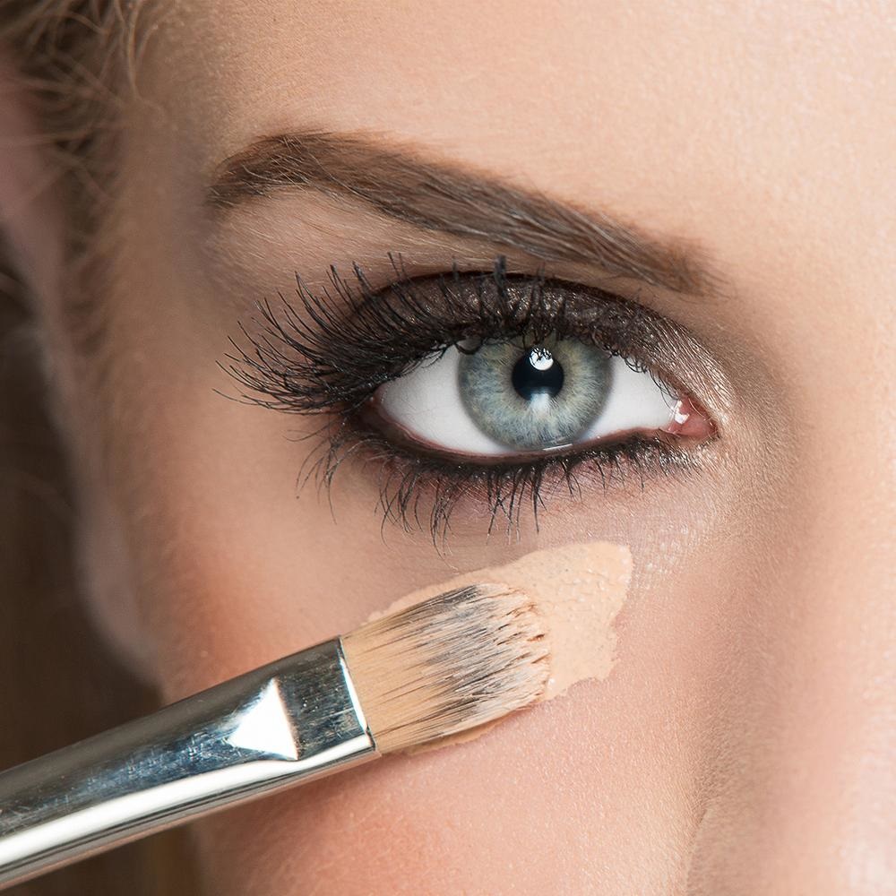 Diego Dalla Palma Pennello Correttori e Illuminanti N°18 - Setole Sintetiche, Forma Piatta, Flessibile, Ideale per Contorno Occhi