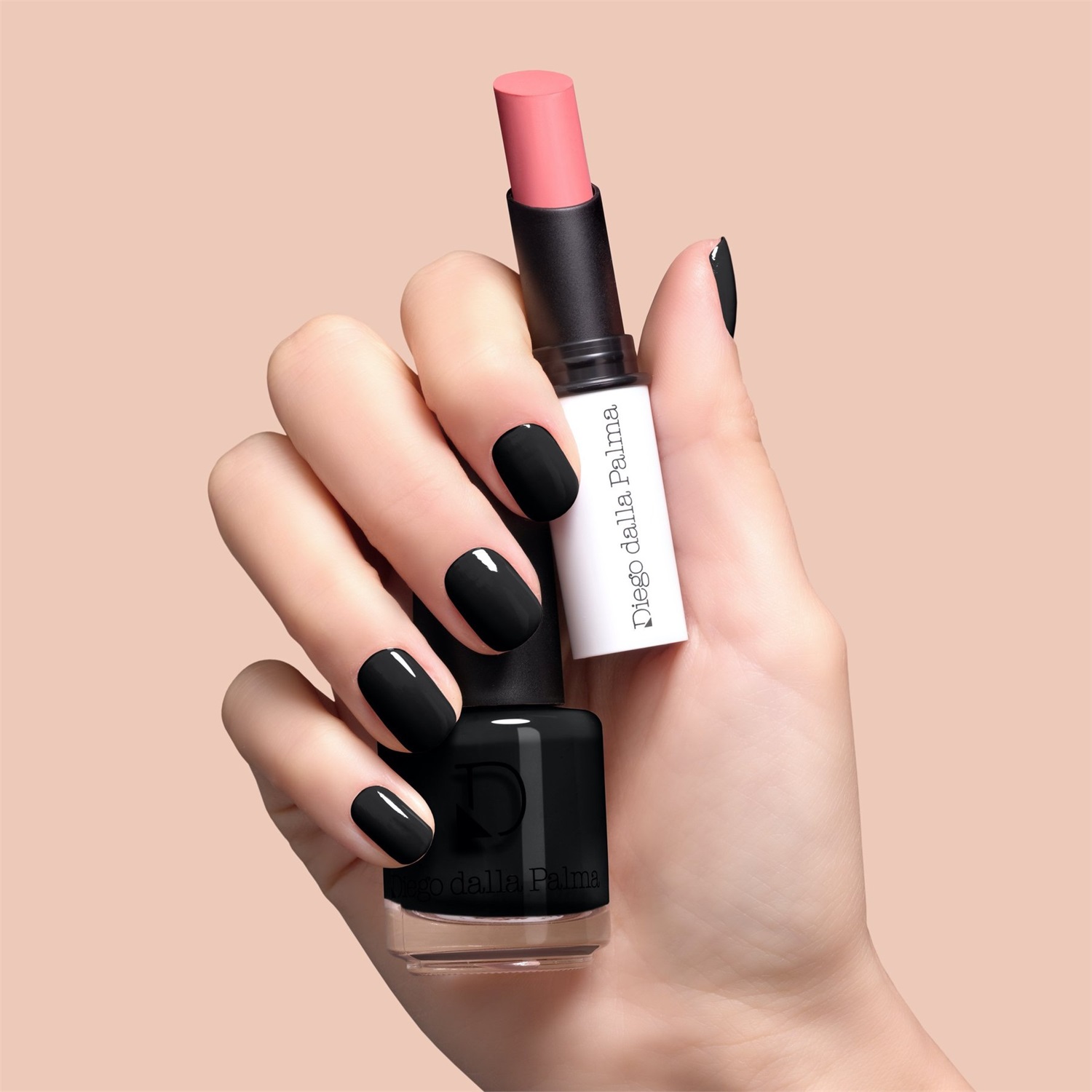 Diego Dalla Palma Smalto per Unghie 207 Hidden Track - Colore Intenso, Massima Coprenza, Effetto Super Brillante, Lunga Tenuta, 14 ml