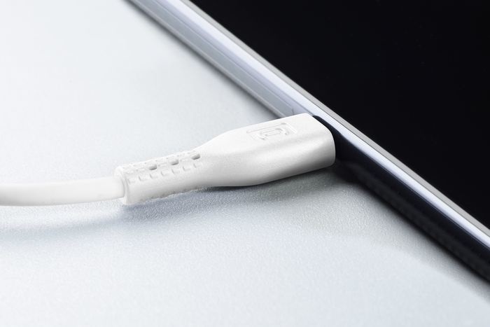 Cellularline Cavo USB-C to Lightning 120cm - Ricarica e Trasferimento Dati, Bianco