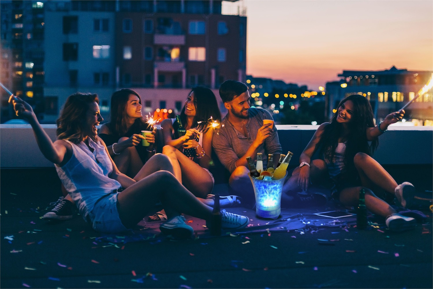 Cellularline ICE MUSIC BUCKET - Altoparlante Wireless Bianco con Potenza 5W e Design Secchiello