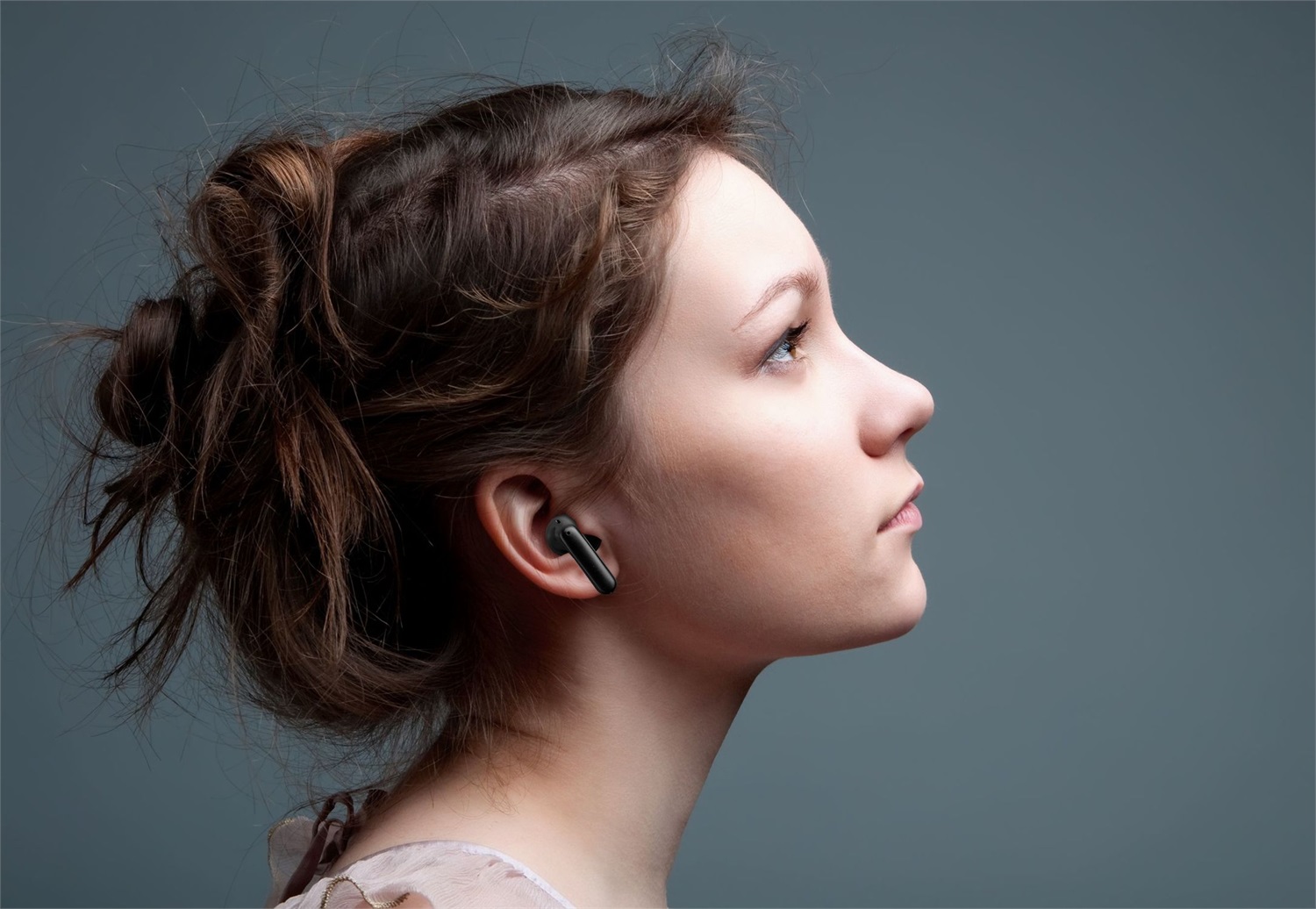 Cellularline Call Purely Auricolari Bluetooth con Cancellazione del Rumore ENC, 4 Microfoni, 32 Ore di Autonomia, Connessione Multipoint e Custodia di Ricarica - Nero