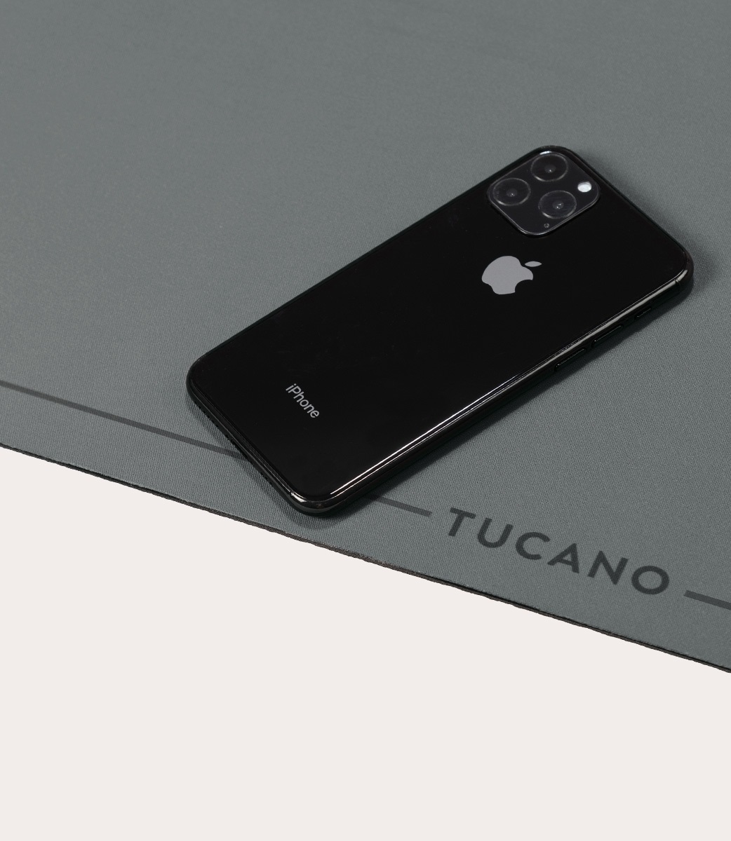 Tucano MA-DP-DG Sottomano Neoprene Grigio - 67x42 cm, Protezione per Scrivania, Arrotolabile