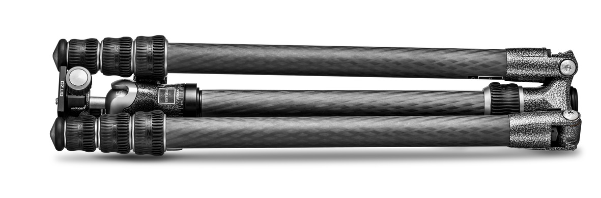 Gitzo GK1545T-82TQD Treppiede con Testa a Sfera Centrale - Compatto, Leggero, Fibra di Carbonio, Colonna Corta, 4 Sezioni