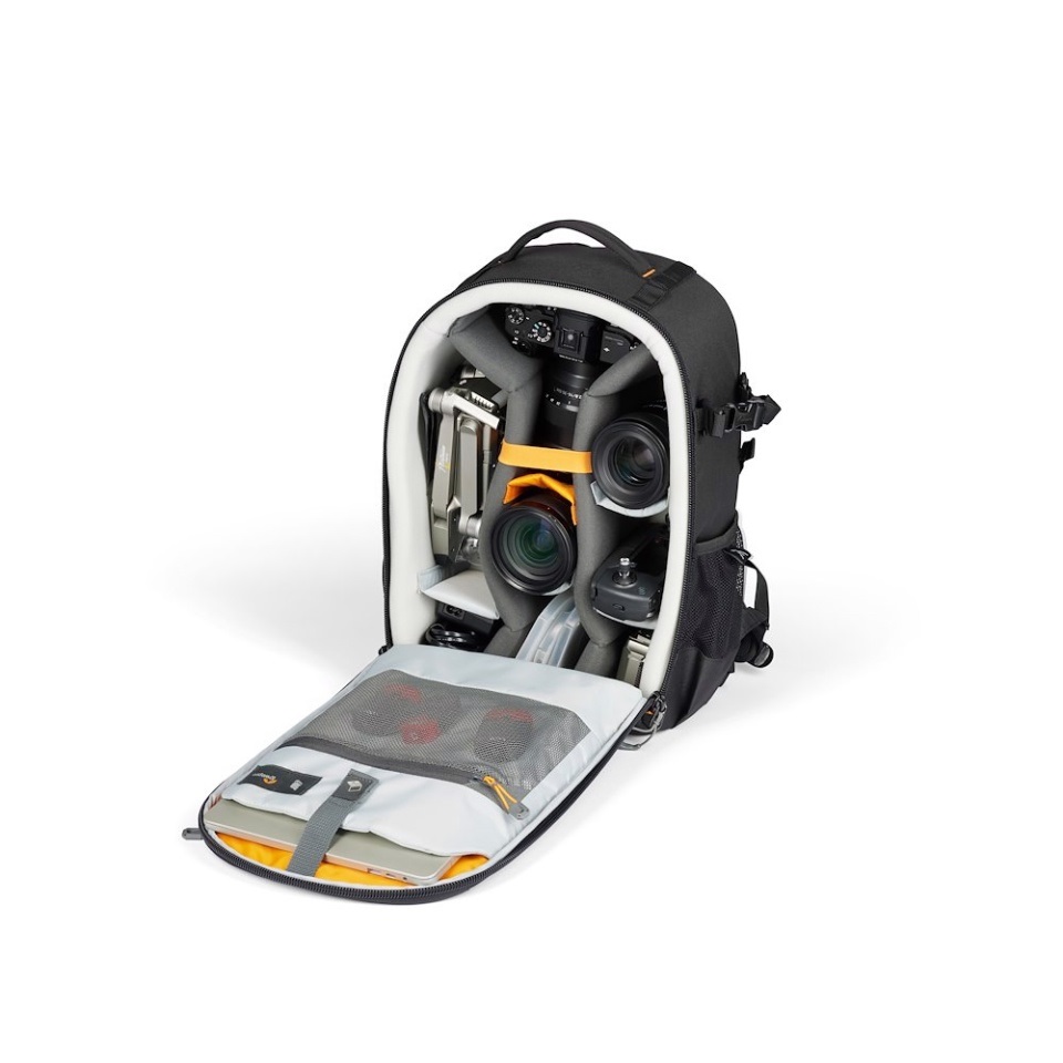Lowepro Adventura BP 300 III - Zaino Fotocamera Nero con Supporto Treppiede, Tasca per Laptop da 13
