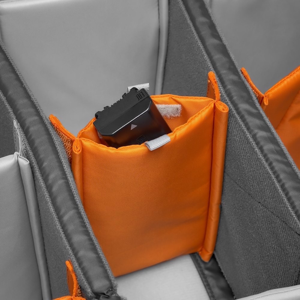 Lowepro Pro Trekker BP 550 AW II - Zaino per Fotocamera in Tessuto Riciclato, Compatibile con Laptop/Tablet da 15