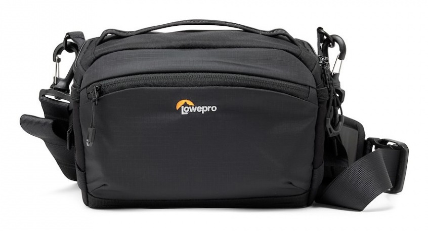 Lowepro ProTactic Lite SLX 110 AW III - Borsa a tracolla Nero per Fotocamera Professionale, Copertura Antipioggia, Capacità 4L, Compatibile con DSLR/Mirrorless