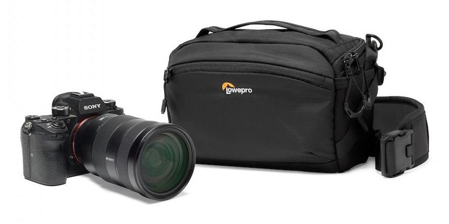 Lowepro ProTactic Lite SLX 110 AW III - Borsa a tracolla Nero per Fotocamera Professionale, Copertura Antipioggia, Capacità 4L, Compatibile con DSLR/Mirrorless