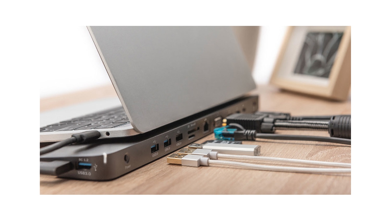 Mediacom M-DOCKTPCP Docking Station USB-C con HDMI, Ethernet, Lettore Schede e 100W di Potenza - Nero