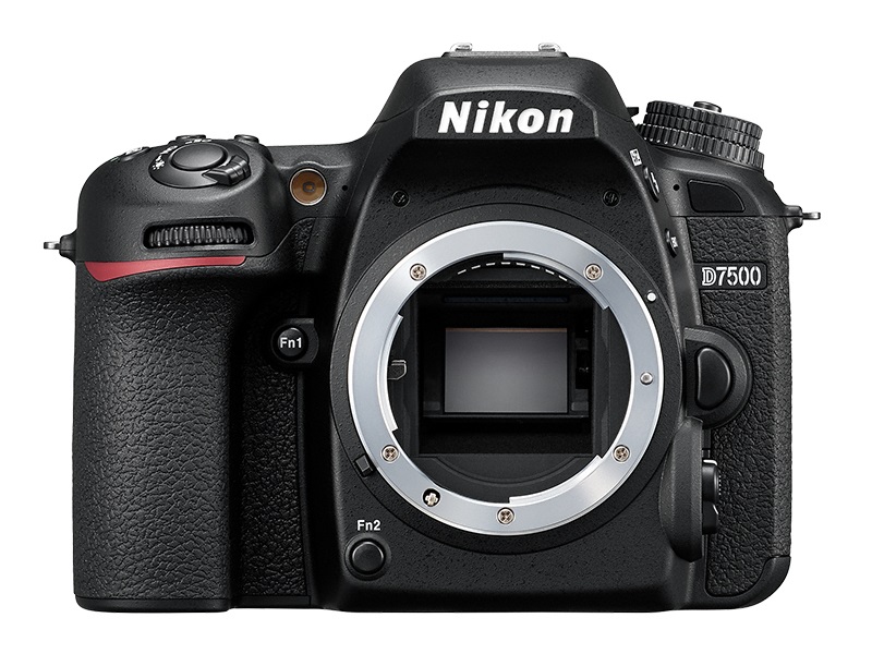 Nikon D7500 Body Fotocamera Reflex Digitale 20,9 MP, Wi-Fi, Bluetooth, SD 8GB/32GB Lexar, Garanzia Nital 4 Anni