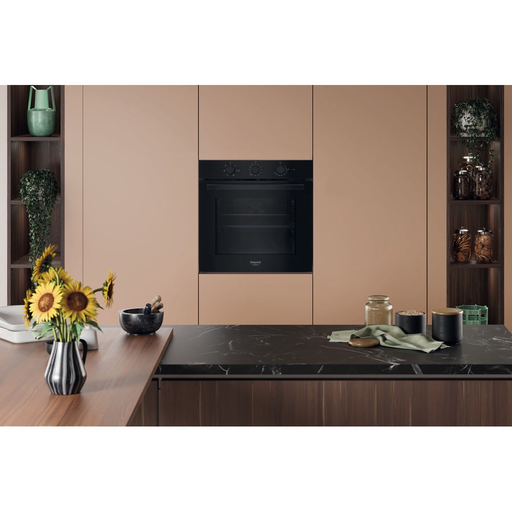 Hotpoint Ariston Forno Elettrico da Incasso Ventilato Multifunzione con Grill 71 Litri 60 cm Classe A Colore Nero - HAO 435H B