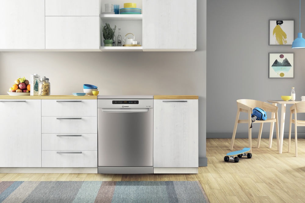 Indesit IN2FFC14BN6X Lavastoviglie 60cm Inox 14 coperti Classe C Push&Go 44dBA