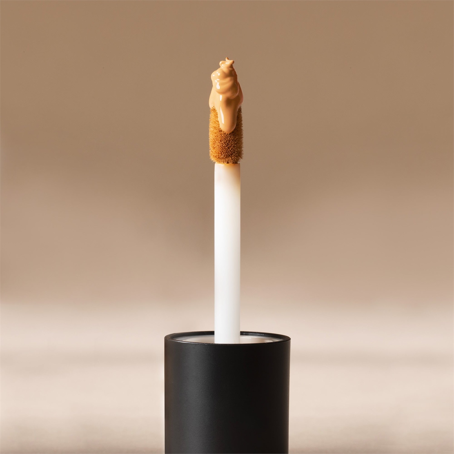 Mesauda Magic Wand Fondotinta e Correttore W70 - 20 ml, Finish Sottile e Cipriato, Tenuta 24h, Effetto Second Skin, Cruelty Free e Vegan