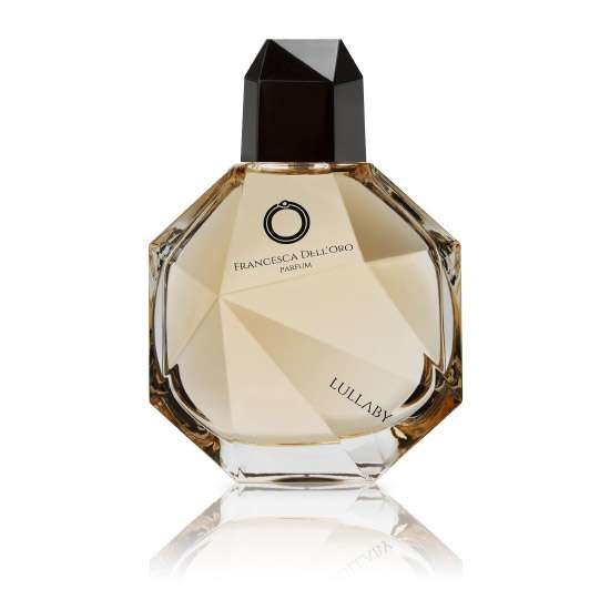 Francesca Dell'Oro Lullaby Eau de Parfum 100 ml - Note di testa: Bergamotto, Cocco, Mandarino, Mela, Pesca; Note di cuore: Osmantus, Iris, Gardenia; Note di fondo: Muschio di quercia, Vaniglia, Ambra Grigia