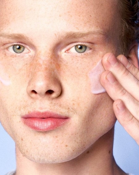 Astra Lozione Viso Idratante e Leggera 50 ml - Contiene Vitamina B3, Controlla Sebo e Riduce Pori Dilatati