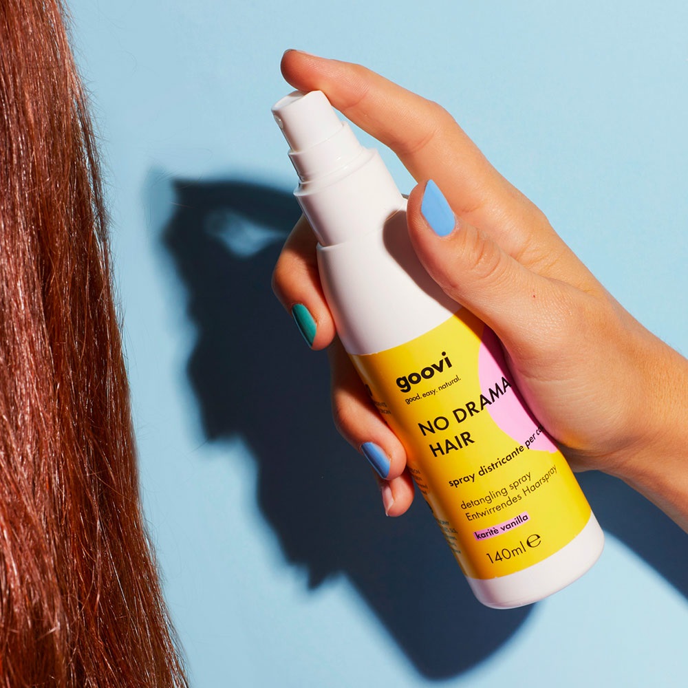 Goovi Spray Districante per Capelli - 140 ml, Micro Emulsione Leggera con 98,8% Ingredienti Naturali, Elimina Nodi e Effetto Crespo