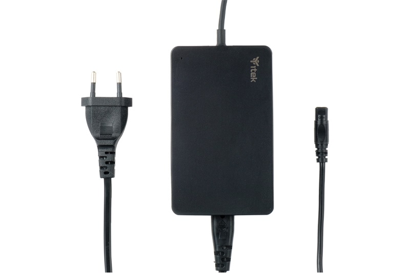 ITEK Alimentatore Universale per Notebook - 65W, 8 Connettori, Interno, Slim Design, Nero