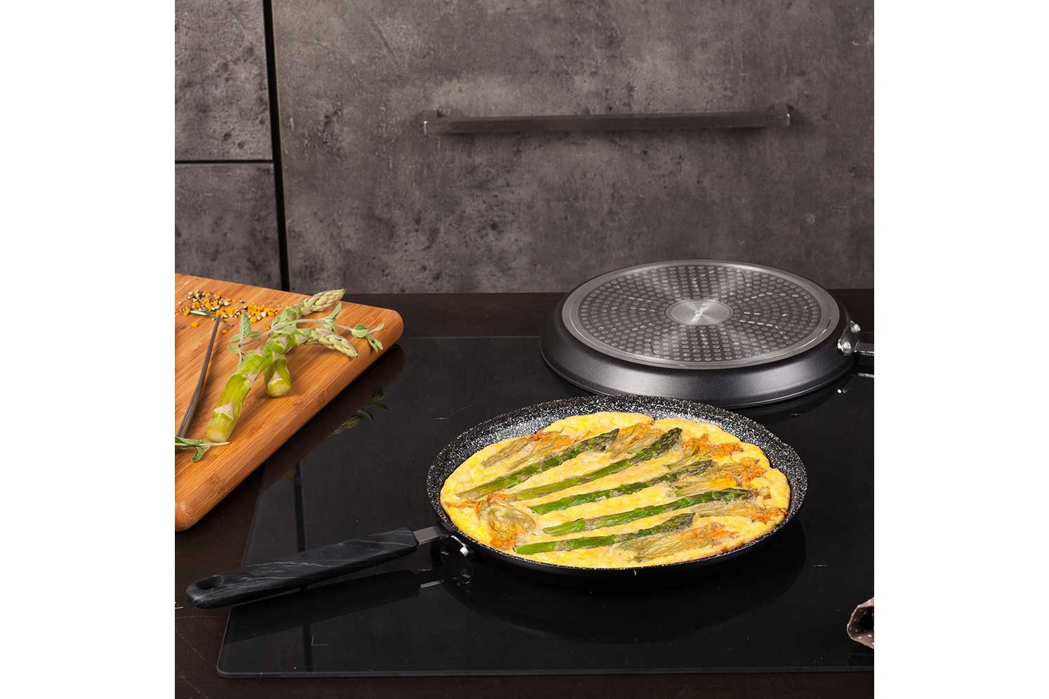 Tognana Sphera Padella Girafrittata 26 cm in Alluminio Nero con Rivestimento 9 Strati e Manico in Bakelite