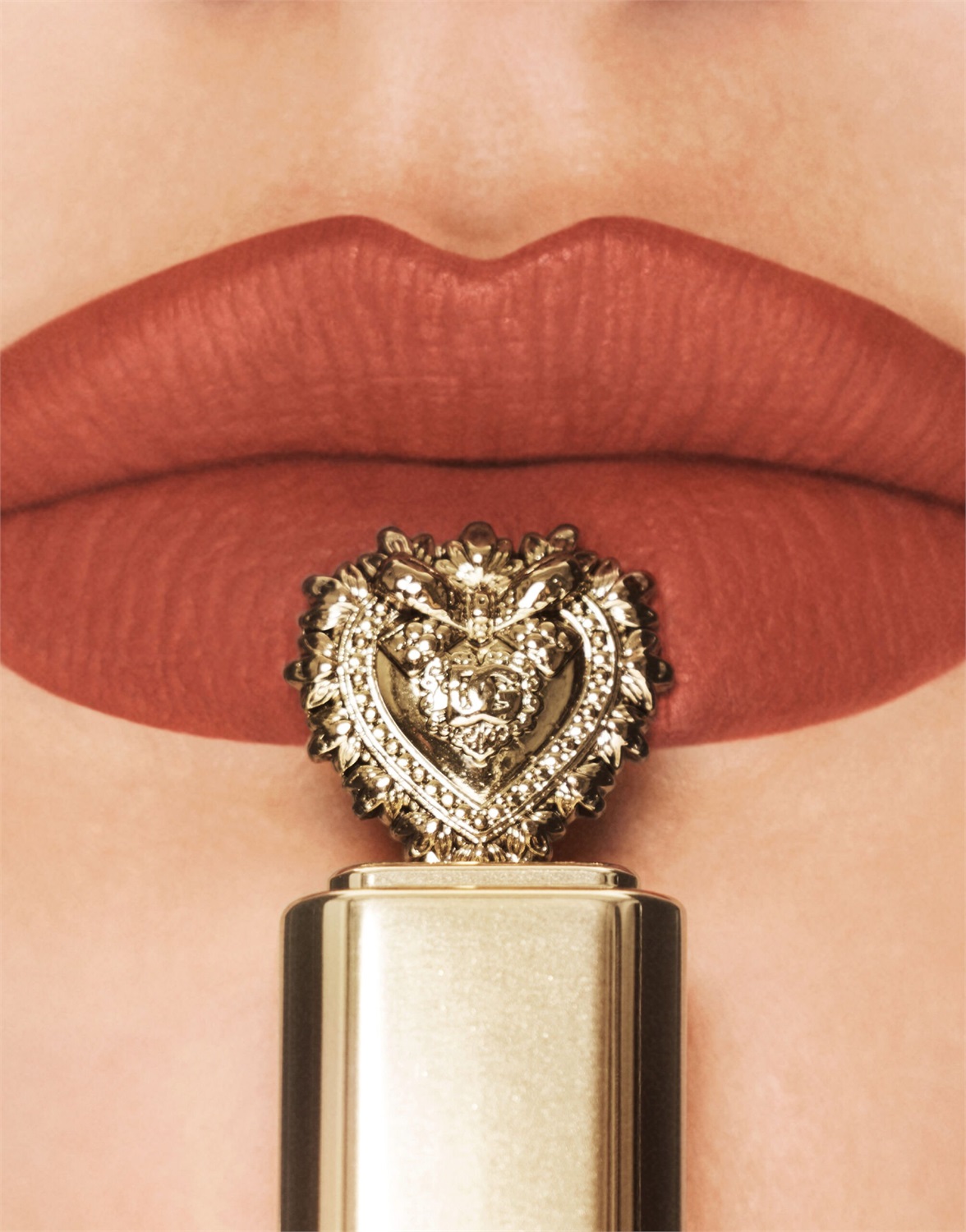 Dolce&Gabbana Devotion Rossetto Liquido in Mousse 110 Generosità - No Transfer, Lunga Durata fino a 16 Ore, Texture Morbida e Leggera