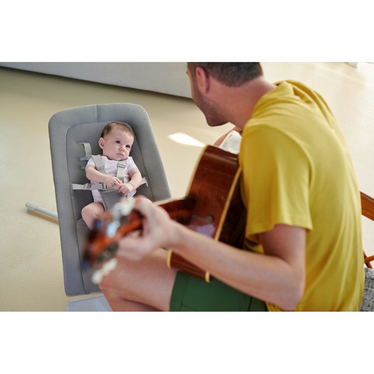 Chicco Sdraietta Elettronica Rhythm'N'Sound Moon Grey - Movimento a Dondolo, Suoni Naturali, Schienale Reclinabile, Chiusura Compatta, Cavetto USB Incluso