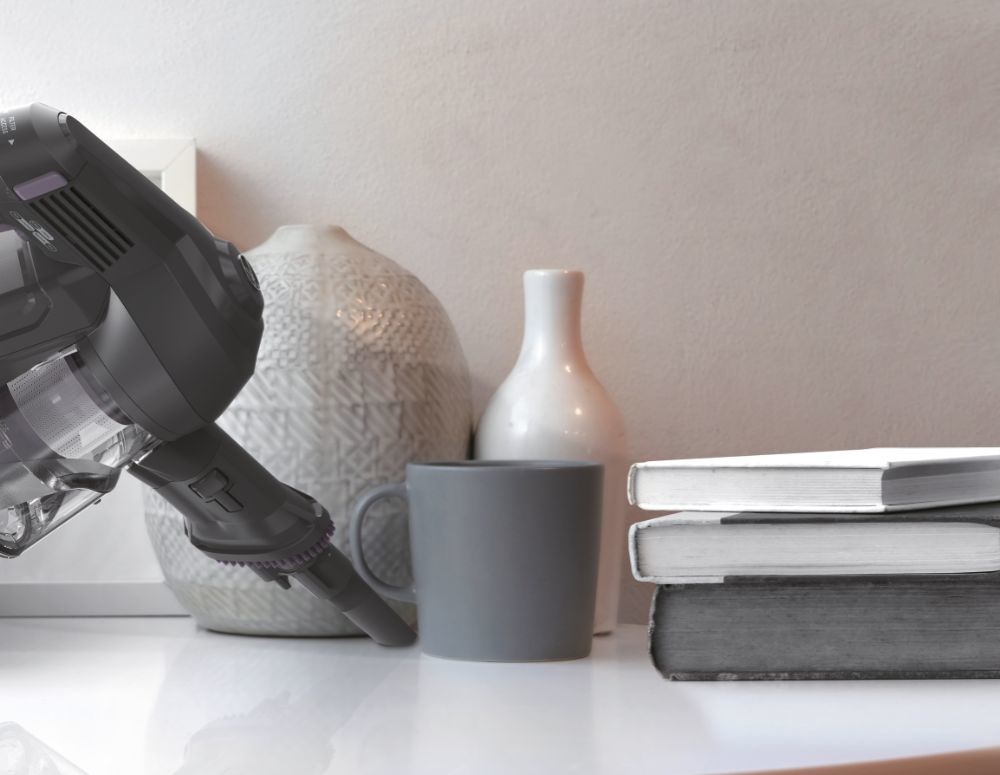 Hoover HF1 HF103X 011 Scopa Elettrica Senza Filo, Senza Sacco, Potenza 180 W, Capacità 0,9 L, Colore Titanio, Autonomia 30 Minuti, Luce LED